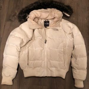 Women’s north face puffer coat size Small